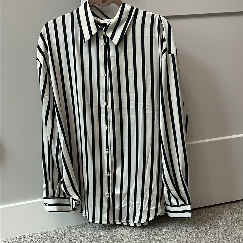Vine $ Love black and white striped shirt